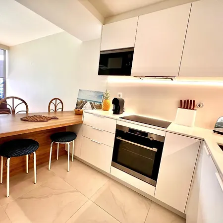 Bayline Luxury And Pool