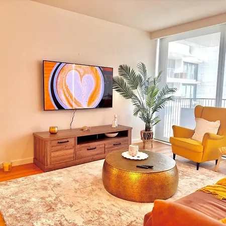 Bayline Luxury And Pool