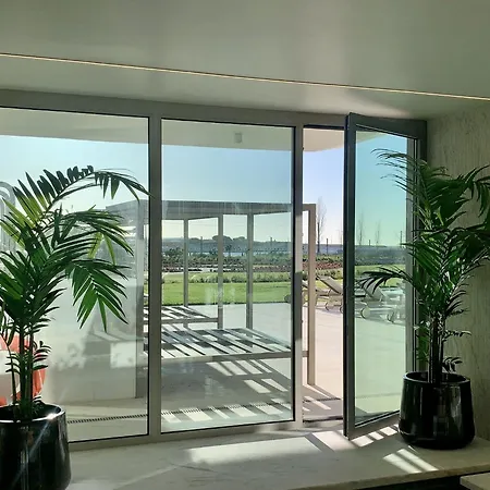 Bayline Luxury And Pool Apartament